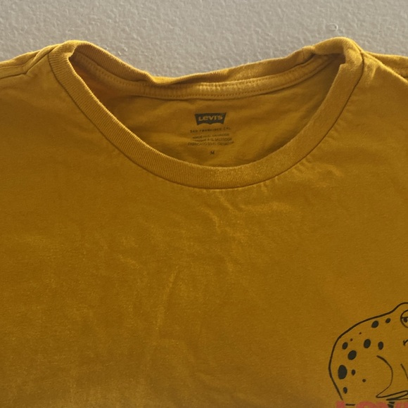 Levi’s size medium T-shirt Tee cute, frog outline, drawing on back and front - Picture 7 of 17